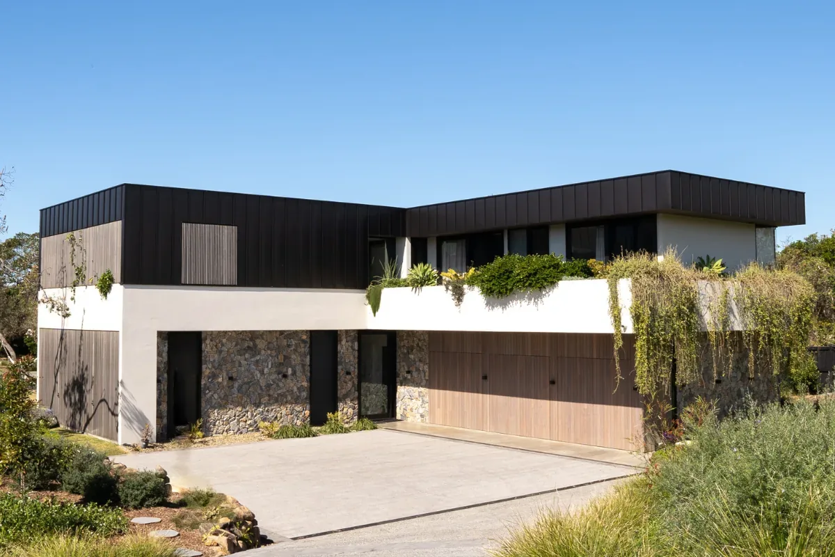 Casuarina — Residence — Aluminium Standing Seam by Euroclad — Casuarina, NSW