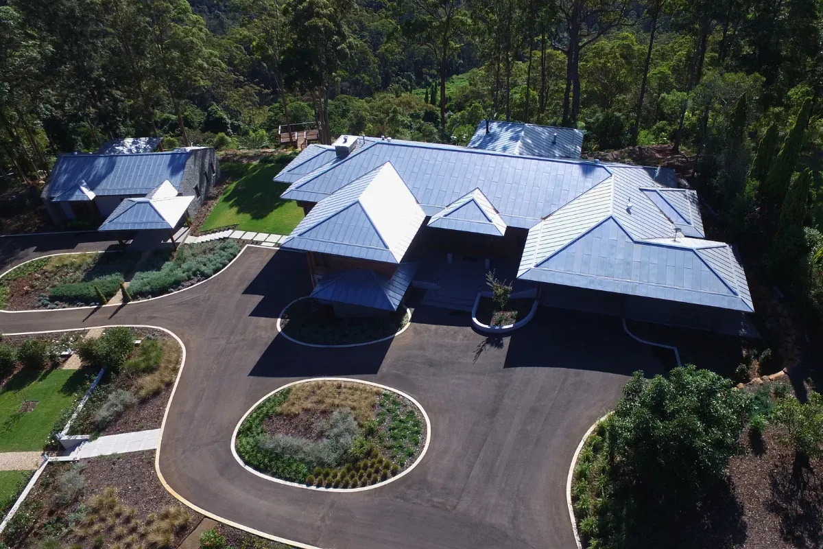 Mount Tamborine — Hinterland Estate — Zalmag & Copper Standing Seam & Batten Seam by Euroclad — Mount Tamborine, QLD