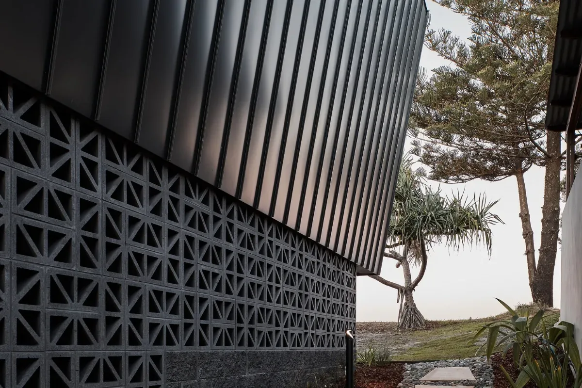 Pottsville — Beach House — Aluminium Standing Seam by Euroclad — Pottsville, NSW