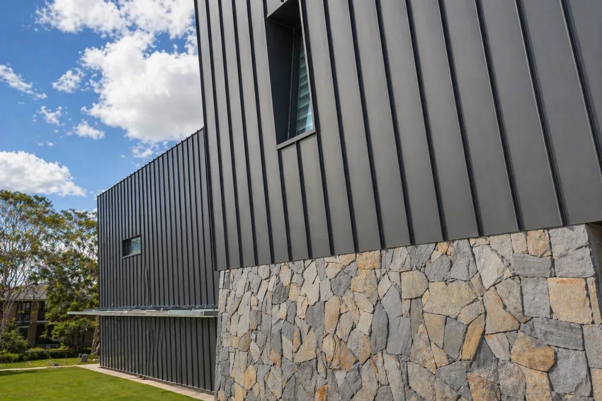 Pottsville — Beach House — Aluminium Standing Seam by Euroclad — Pottsville, NSW