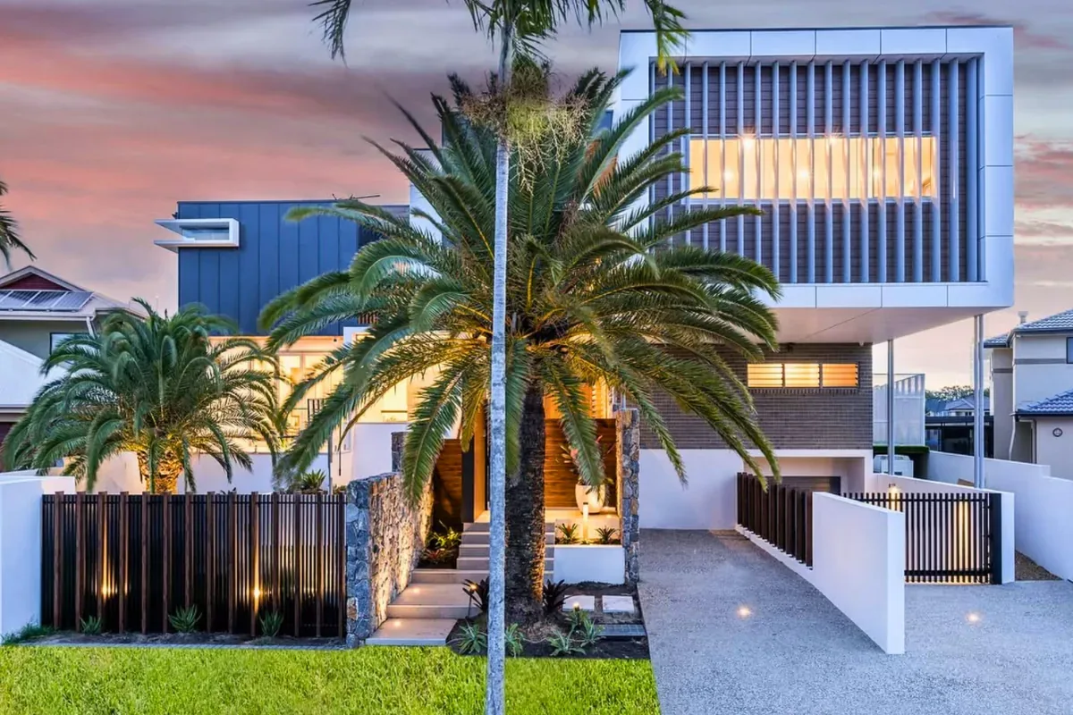 Raby Bay — Waterfront Residence — Aluminium Standing Seam by Euroclad — Raby Bay, QLD
