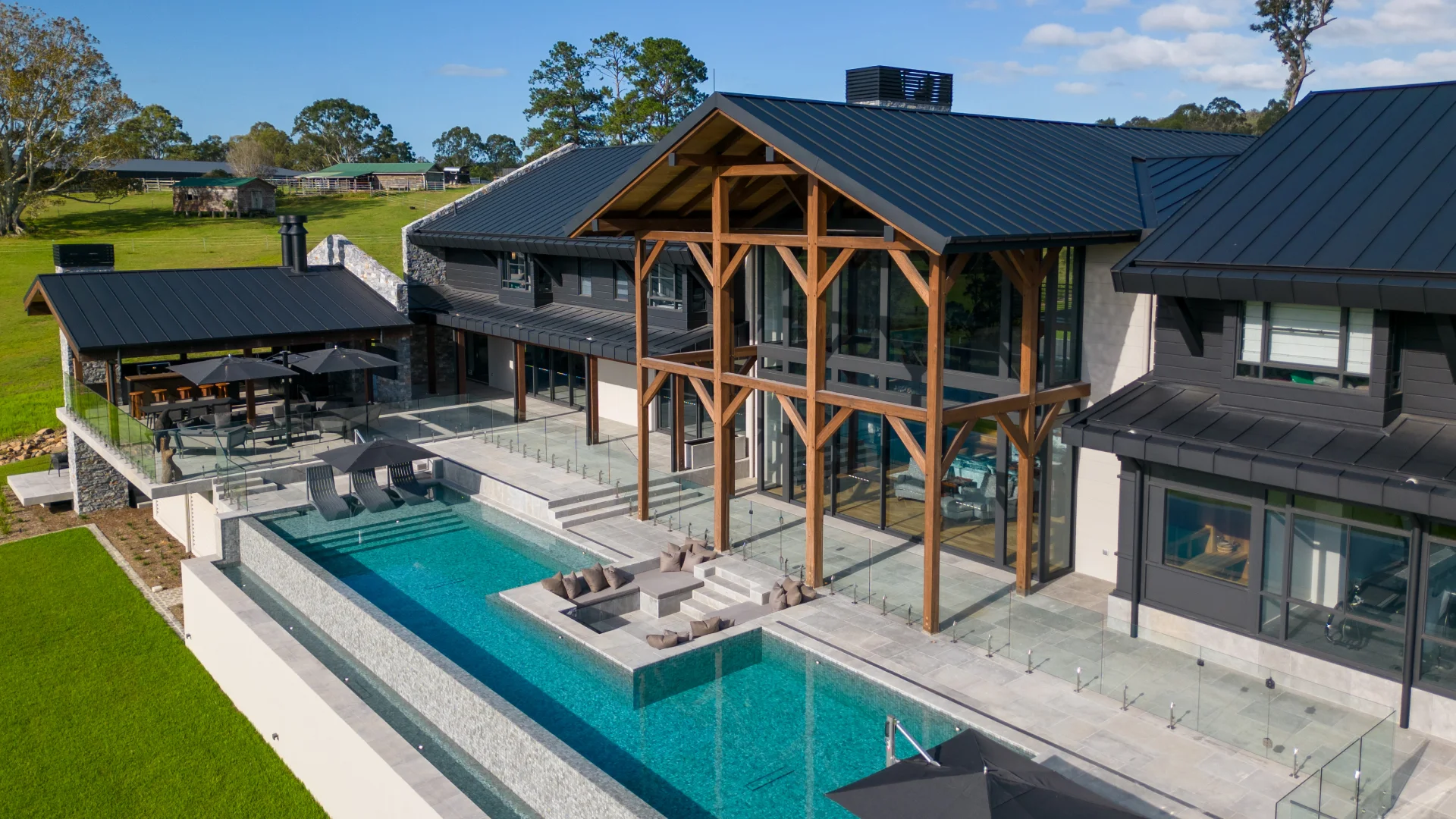 Aluminium architectural cladding — Euramax PVDF Euroclad